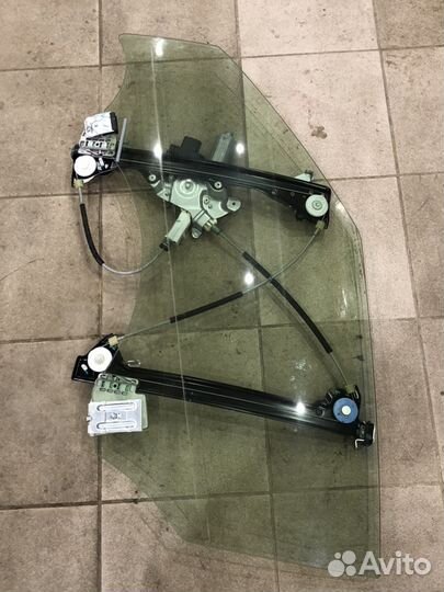 Стекла дверные, заднее, боковые, лобовое Nissan GT