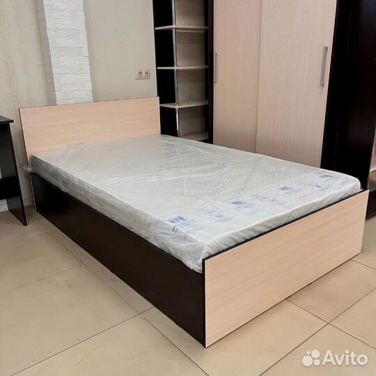 Кровать большая