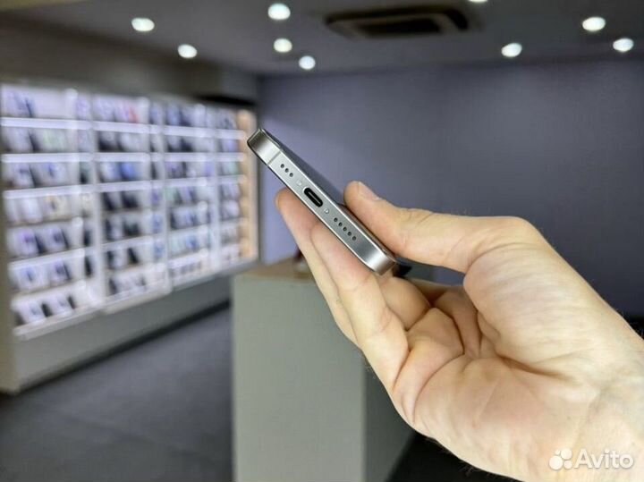 iPhone 15 Pro, 256 ГБ