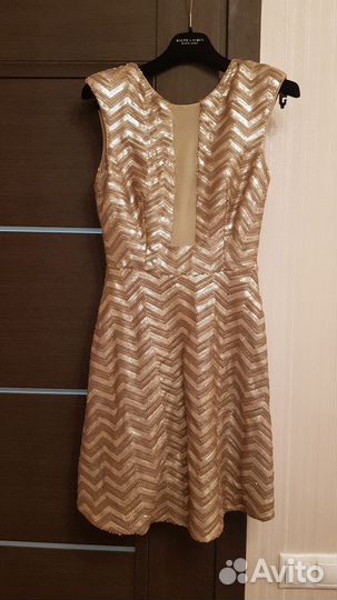 Платье в пайетках Bebe