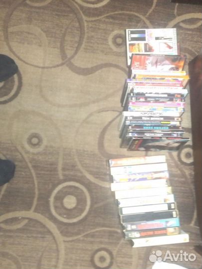 Видео кассеты и DVD диски