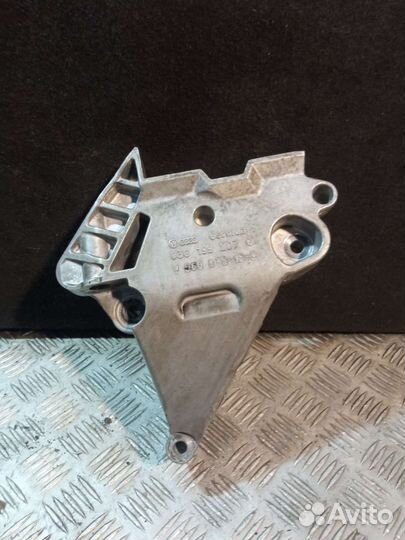 Кронштейн опоры двигателя Volkswagen