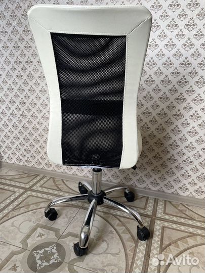 Компьютерное офисное кресло
