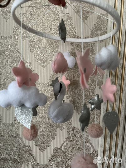 Детский мобиль в кроватку из фетра