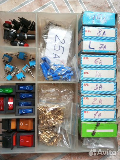 Предохранители, выключатели, тумблера, кнопки