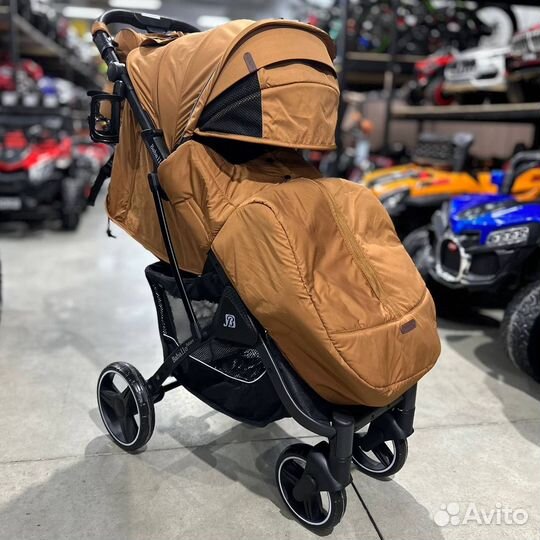 Прогулочная коляска новая