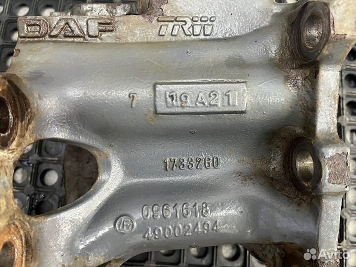 Кронштейн гура Daf XF105