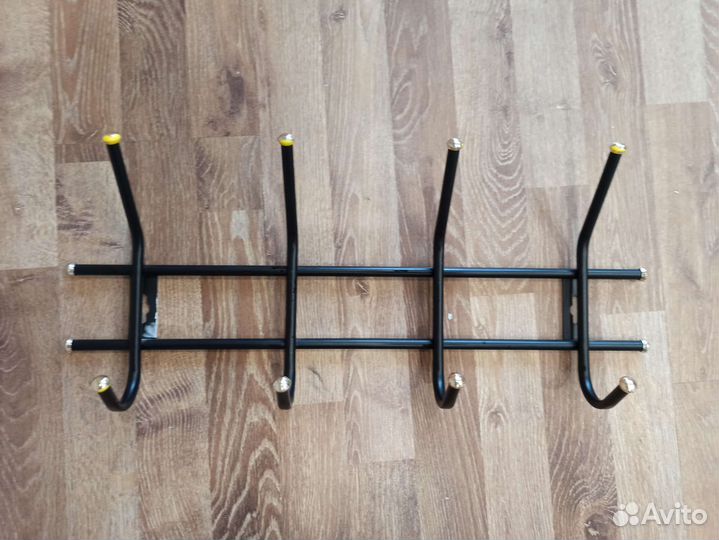 Вешалка металлическая