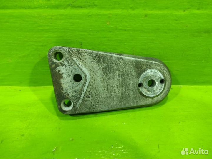 Кронштейн опоры двигателя правый Chevrolet Lacetti