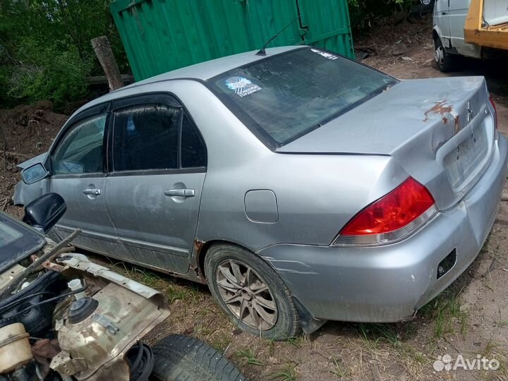 В разборе Mitsubishi lancer 9