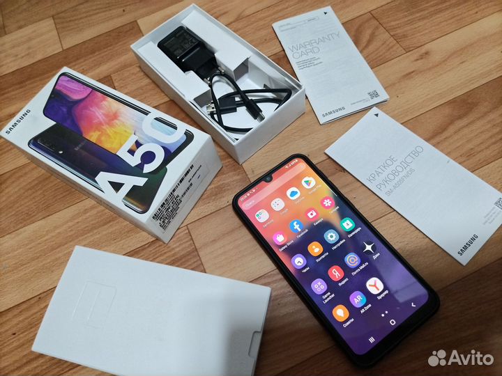 Samsung Galaxy A50, 4/64 ГБ