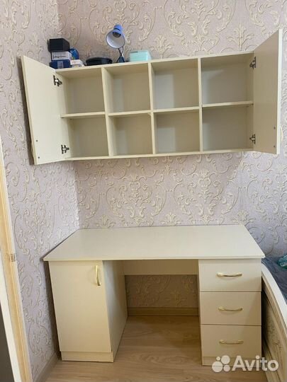 Школьный стол