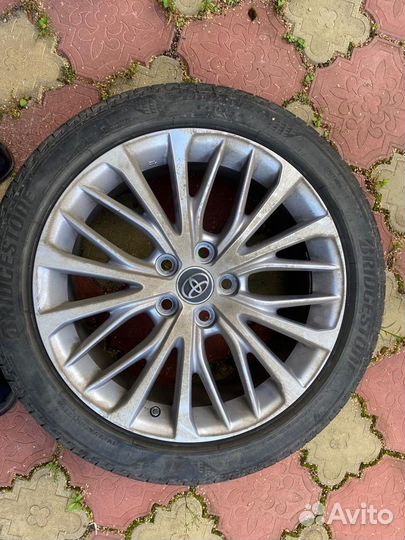 Комплект родных колес Toyota Camry xv70