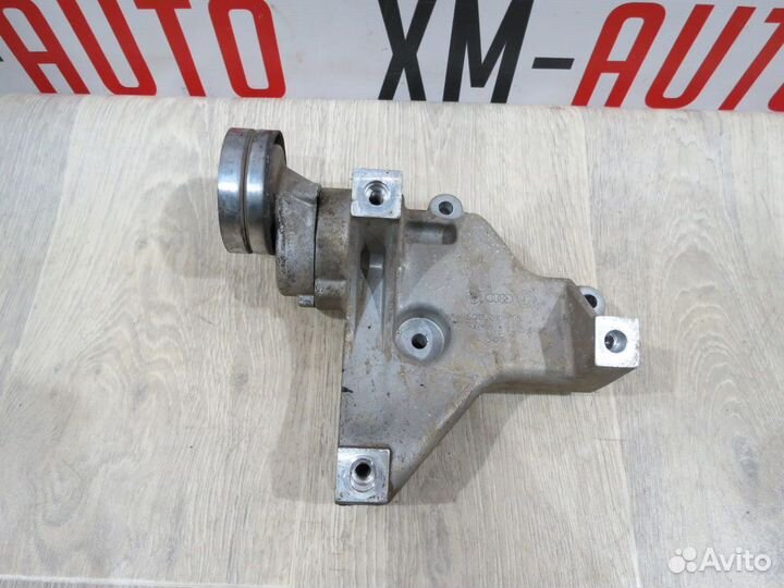 Кронштейн компрессора кондиционера Skoda Rapid