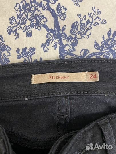 Джинсы levis 711