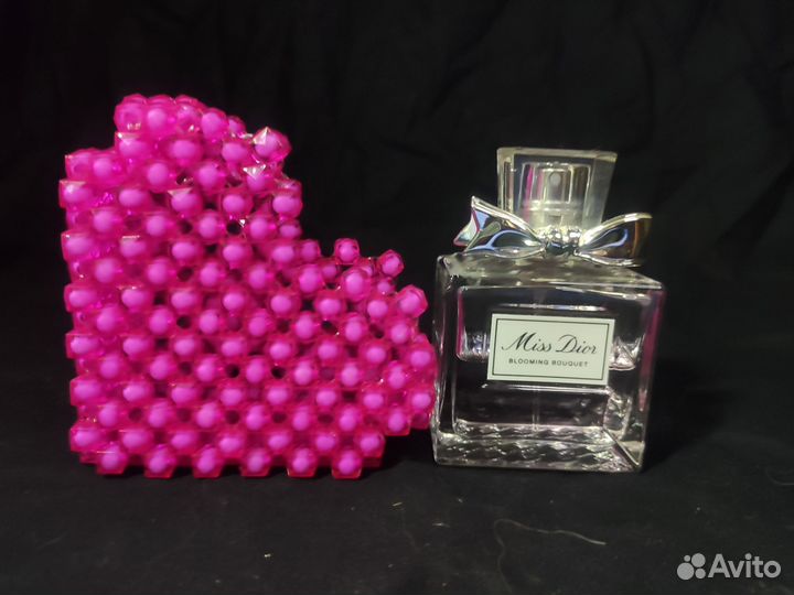 Подставка из бусин в виде сердечка