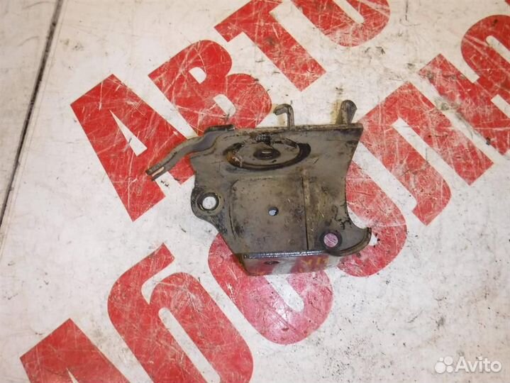 Кронштейн задней балки Nissan Tiida (C11) 2004-20