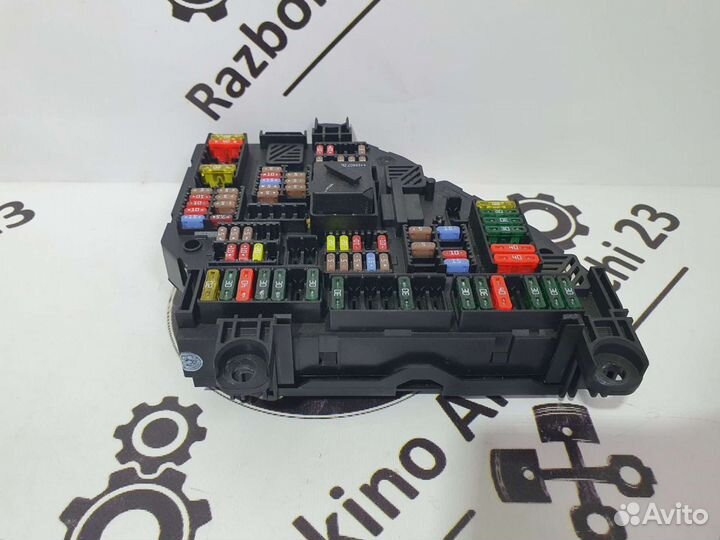 Блок предохранителе задний для BMW F10