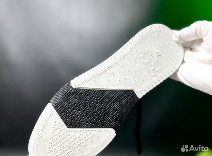 Кроссовки Boss модные