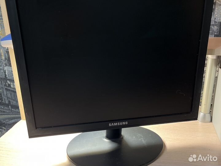 Монитор Samsung