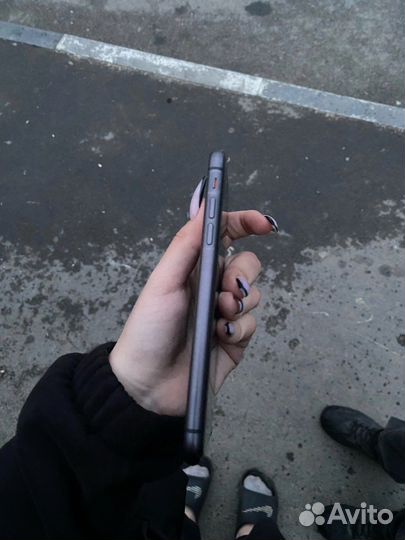 iPhone 11, 64 ГБ