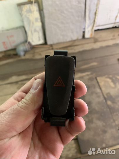 Кнопка аварийки рено логан 2