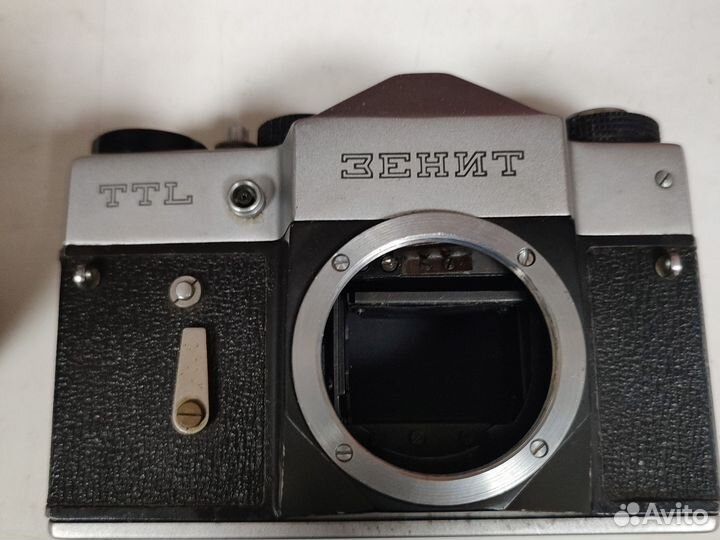 Плёночные фотоаппараты Зенит-е и Зенит ттл