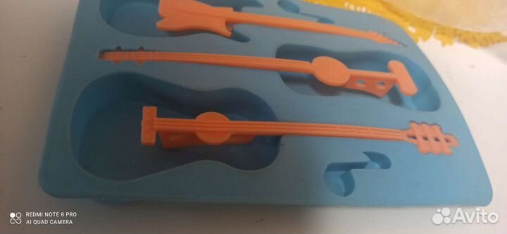 Форма для льда с силиконовым дном