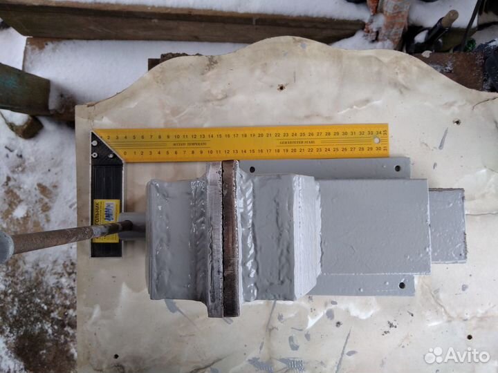 Тиски слесарные