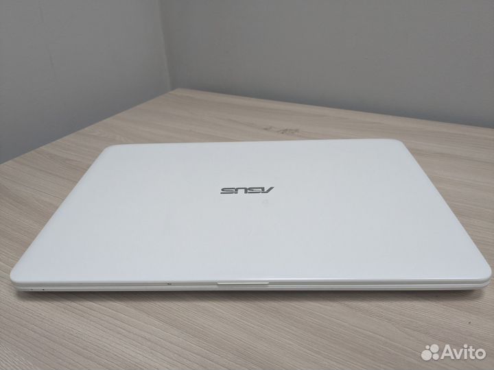 Свежий ноутбук Asus nvidia 920m/core i3/win 11