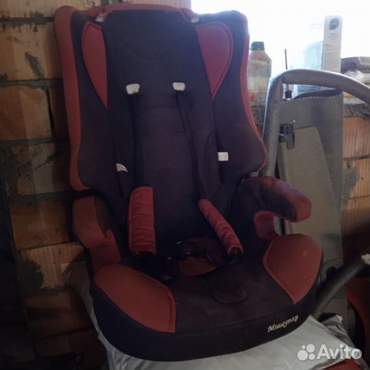 Автомобильное кресло