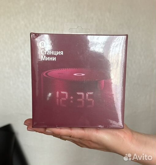 Яндекс Станция Мини с часами красный гранат