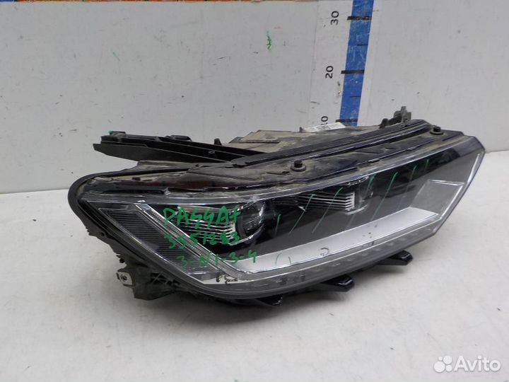 Фара правая Volkswagen Passat