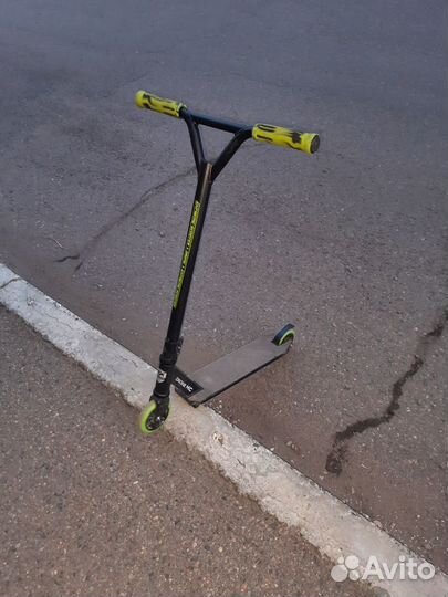 Трюковой самокат