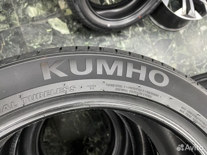 Kumho Ecsta HS51 235/45 R18 94V