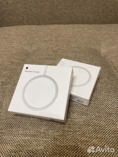 Беспроводнвя зарядка MagSafe Charger