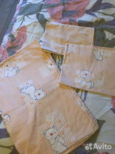 Детские постельные комплекты в кроватку и коляску