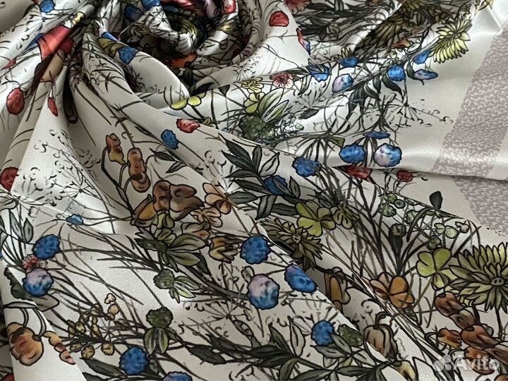 Шелковый платок Dior