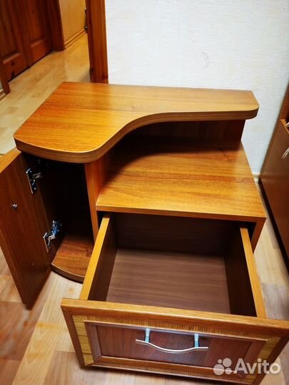 Две прикроватные тумбы Лазурит (светлый орех)