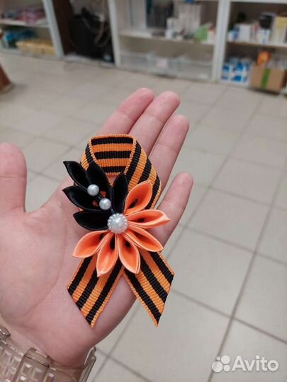 Броши бантики