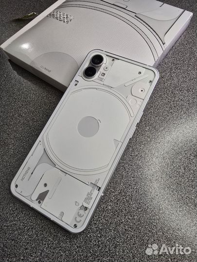 Nothing Phone 1, 8/256 ГБ