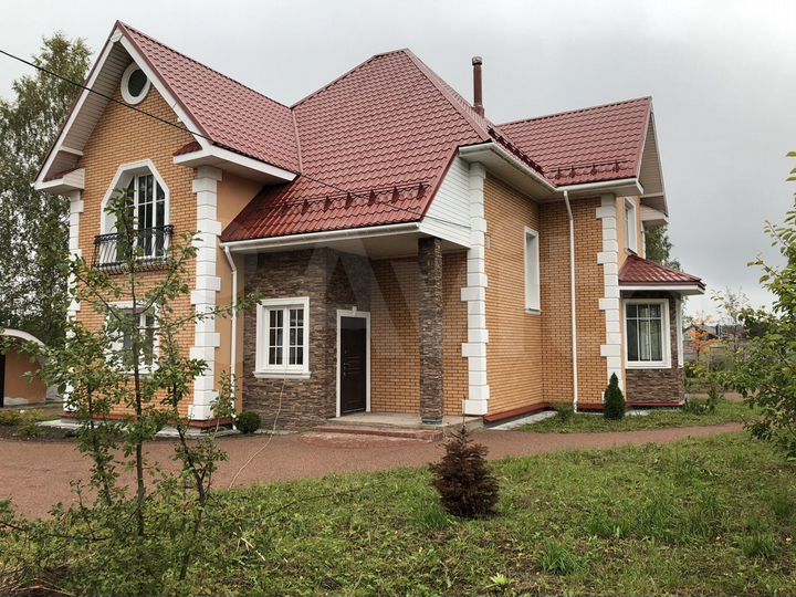 Дом 284 м² на участке 20 сот.