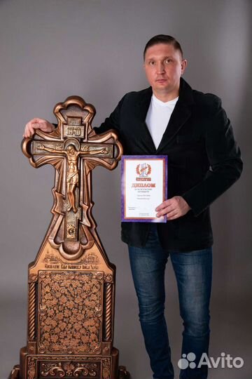 Памятник крест на могилу надгробия из камня