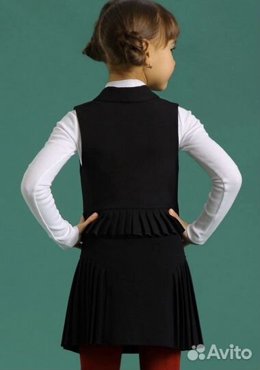 Жилет новый для девочки фирмы «Маленькая леди