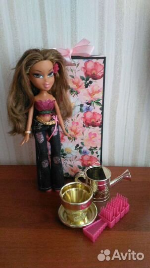 Кукла Bratz Flower Girlz Yasmin Цветы