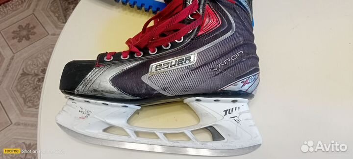 Хоккейные коньки bauer 9,5,44,5