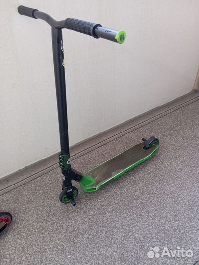 Трюковой самокат Mongoose