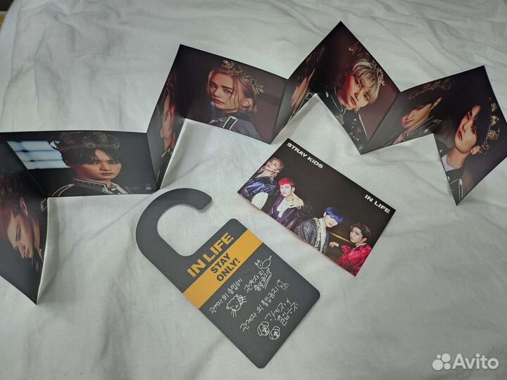 Stray Kids официальные карты и стафф