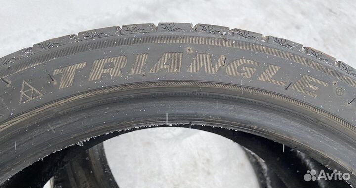 Triangle Snowlink TWT02 235/40 R18 200Q