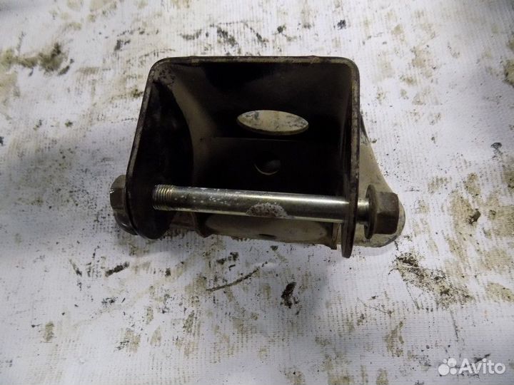 Кронштейн опоры кпп Lancer (CX,CY) 2007
